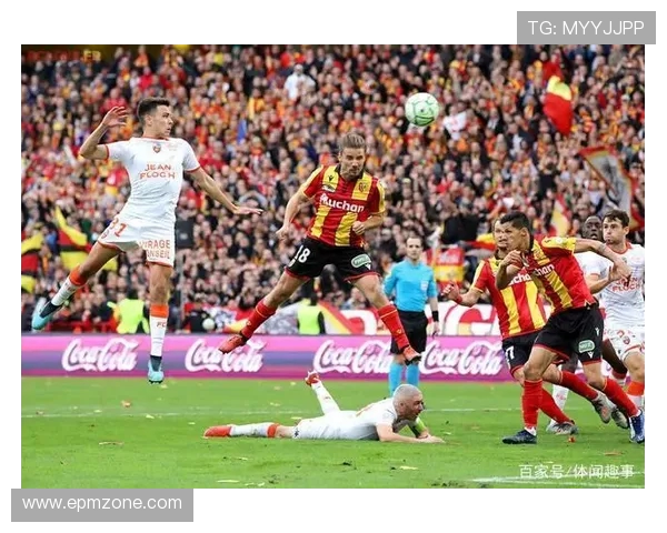 法甲主场优势分析:各球队主客场表现差异化趋势 法甲主场优势分析:各球队主客场表现差异化趋势