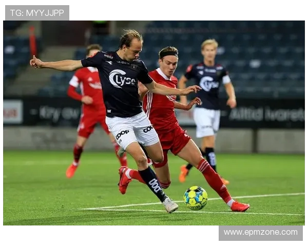 足球比赛中的技术犯规与战术规避