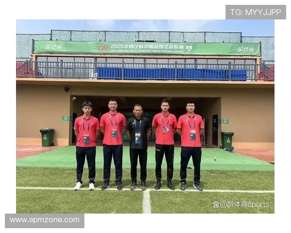 青岛体育文化助力职业战队双栖发展 从足球到篮球的跨界融合与创新路径 青岛体育文化助力职业战队双栖发展 从足球到篮球的跨界融合与创新路径