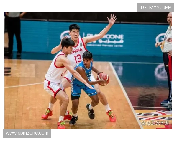 中国足球队CBA队员:篮球与足球运动员的双重身份 中国足球队CBA队员:篮球与足球运动员的双重身份